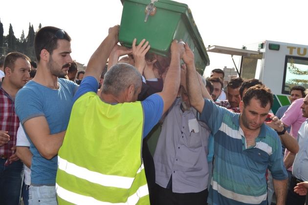 Müge gözyaşları içinde toprağa verildi.