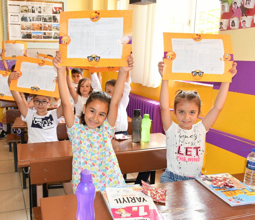 Manisa'da 265 bin öğrenci tatile koştu