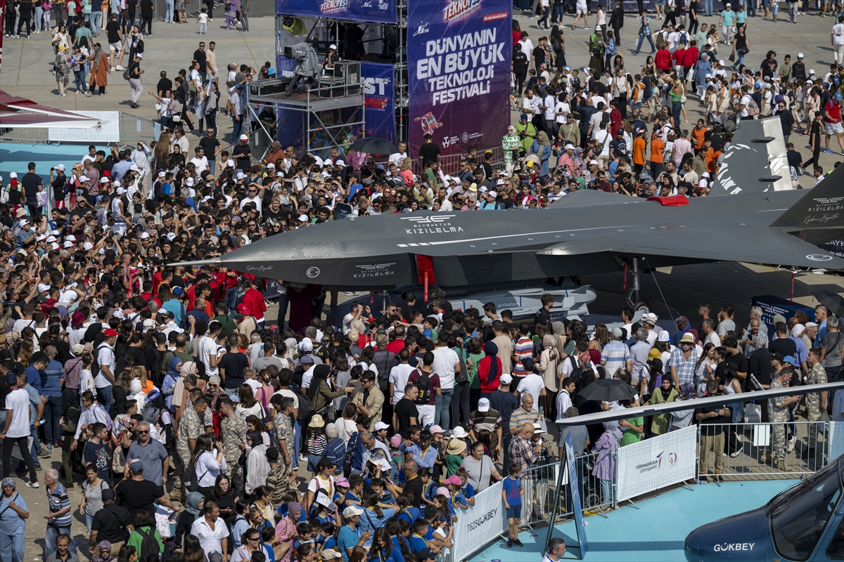 TEKNOFEST İzmir'in ilk günü etkinliklerle tamamlandı
