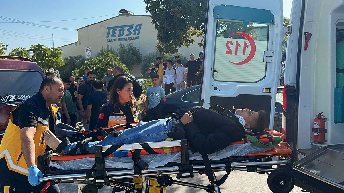 Sanayi sitesinde kaza: 18 yaşındaki sürücü yaralandı!