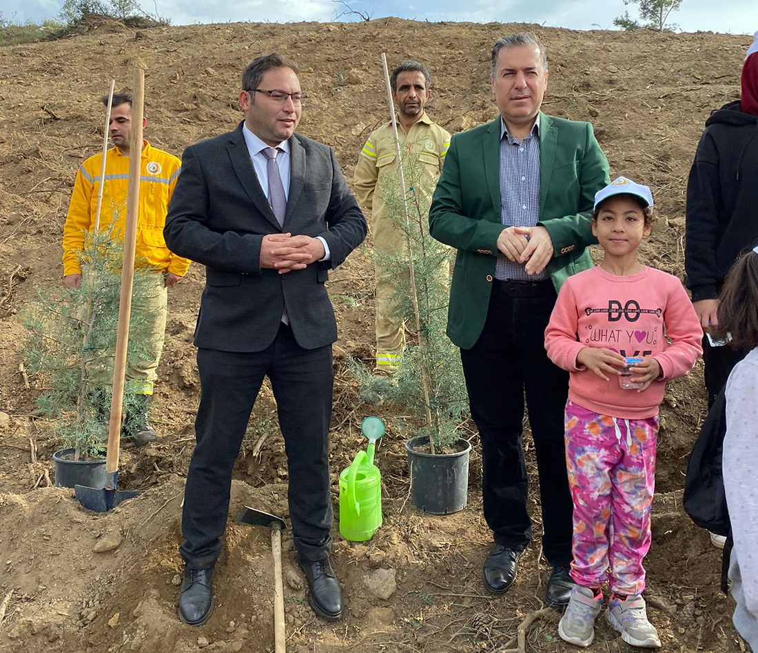 Turgutlu'da Cumhuriyete nefes için 1500 fidan dikildi