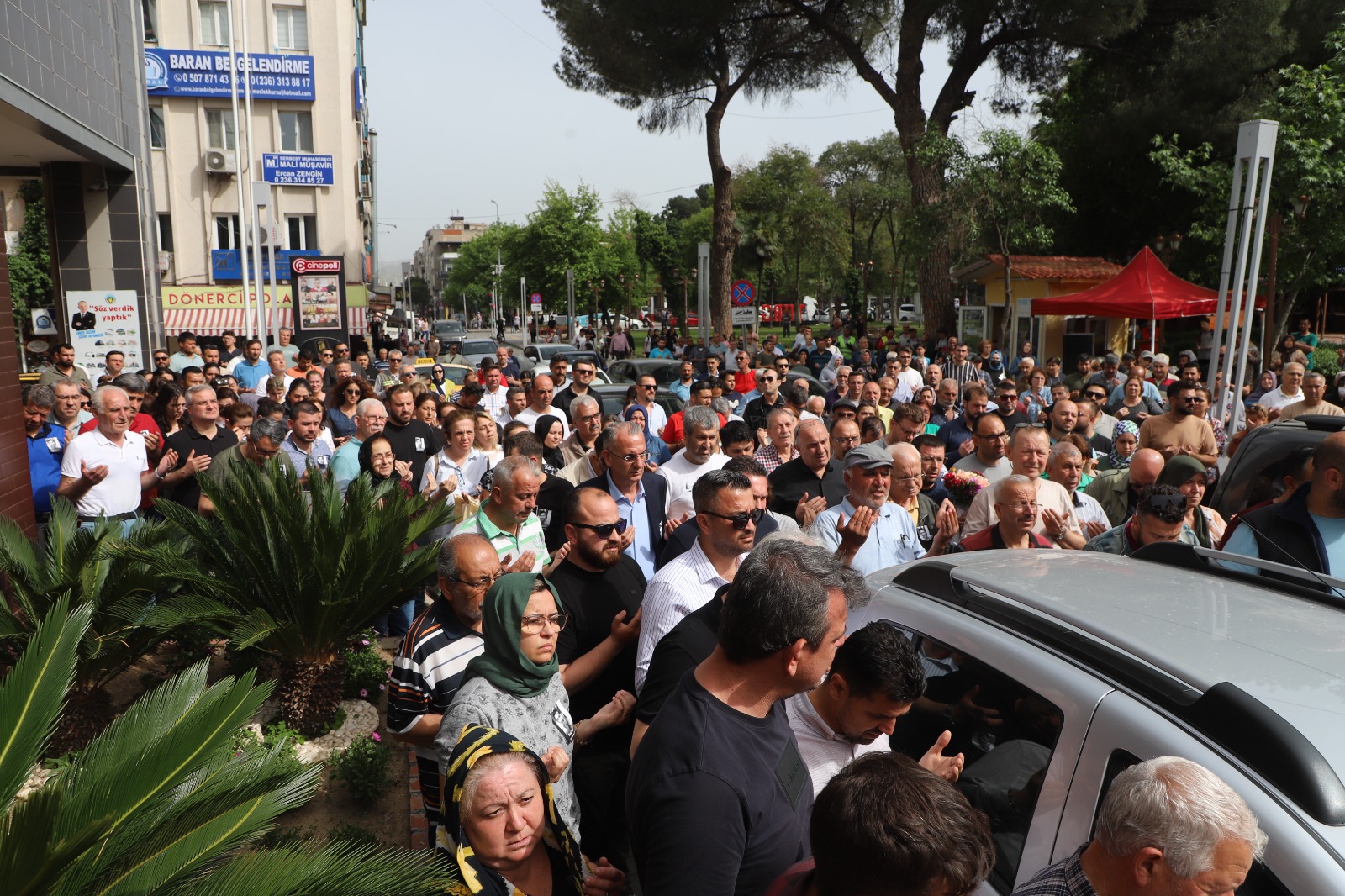 Turgutlu'yu ağlatan genç hakeme gözü yaşlı veda!