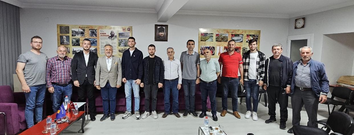 Arnavut Kültür Derneği tarihçi Balla'yı ağırladı