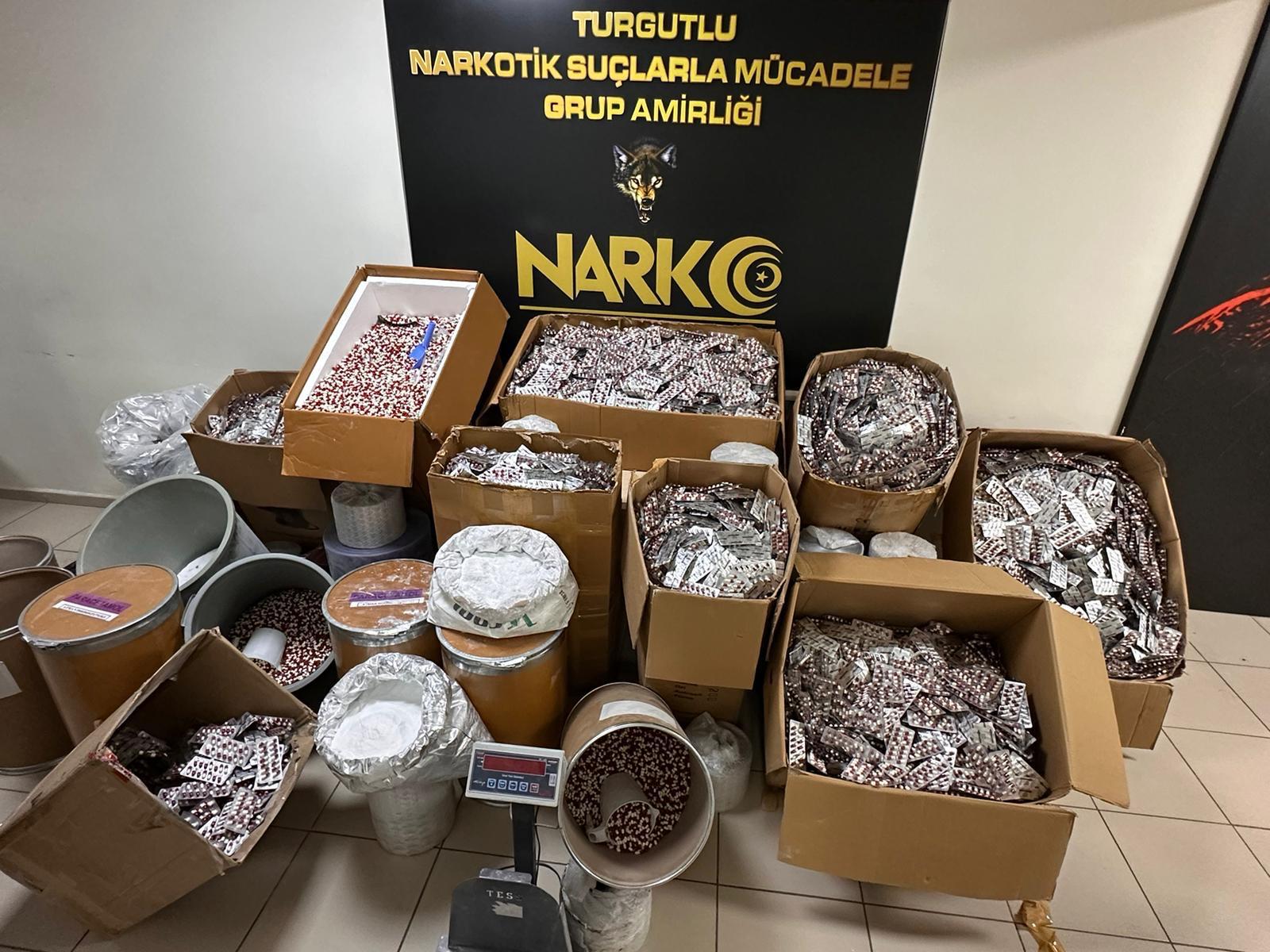 Turgutlu merkezli narkotik operasyonunda 40 şahıs tutuklandı