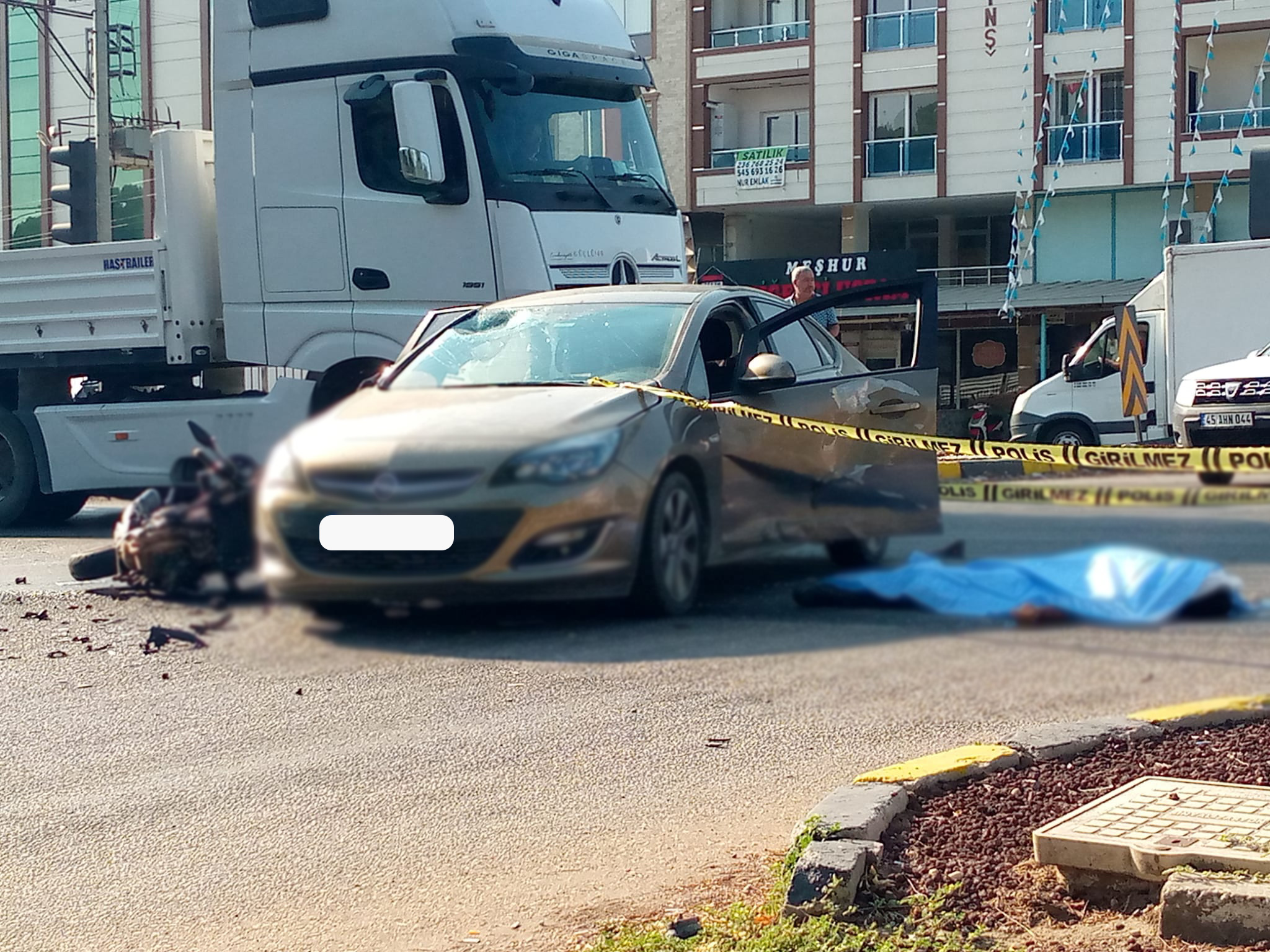 Ahmetli'de kaza! Motosiklet sürücüsü hayatını kaybetti