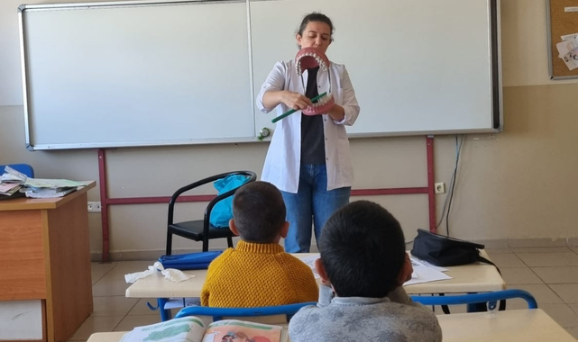 Turgutlu'da ilkokul öğrencilerine Ağız ve Diş Sağlığı eğitimi 