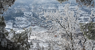 2016 yılının son gününde Turgutlu'dan kar manzaraları