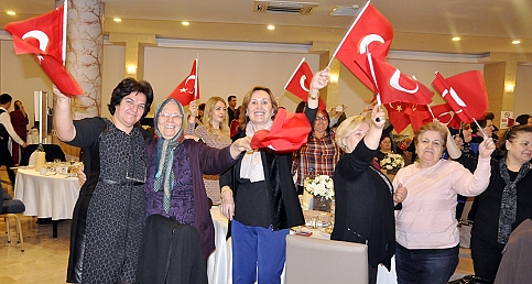Makedonya Göçmenleri'nin açık büfe kahvaltı etkinliği ilgi gördü
