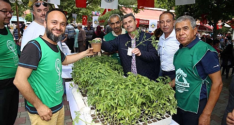 Turgutlu 1.Yerel Tohum Festivali'ne yoğun katılım