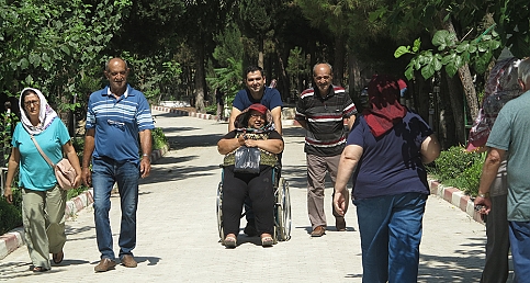 Kabristana akın