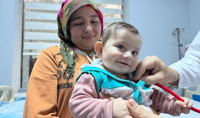 Kalbinde doğuştan "tünel" oluşan bebek, ameliyatla sağlığına kavuştu 