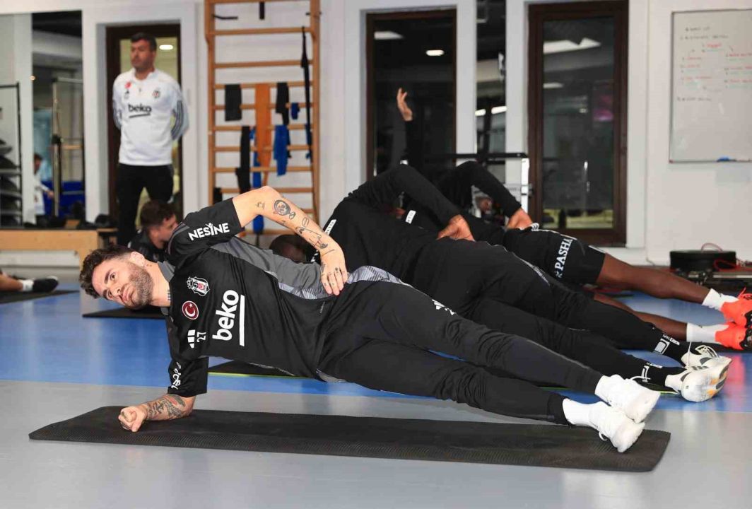 Beşiktaş salonda çalıştı