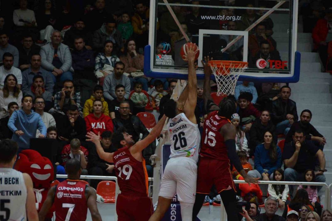 Türkiye Sigorta Basketbol Süper Ligi: Aliağa Petkimspor: 77 - Galatasaray: 94