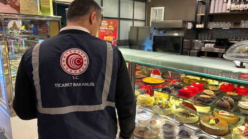 Ticaret Bakanlığı ekiplerinden market ve pastaneleri denetimi