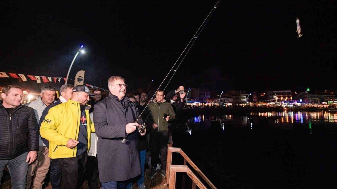 İzmir'de balık avı heyecanı