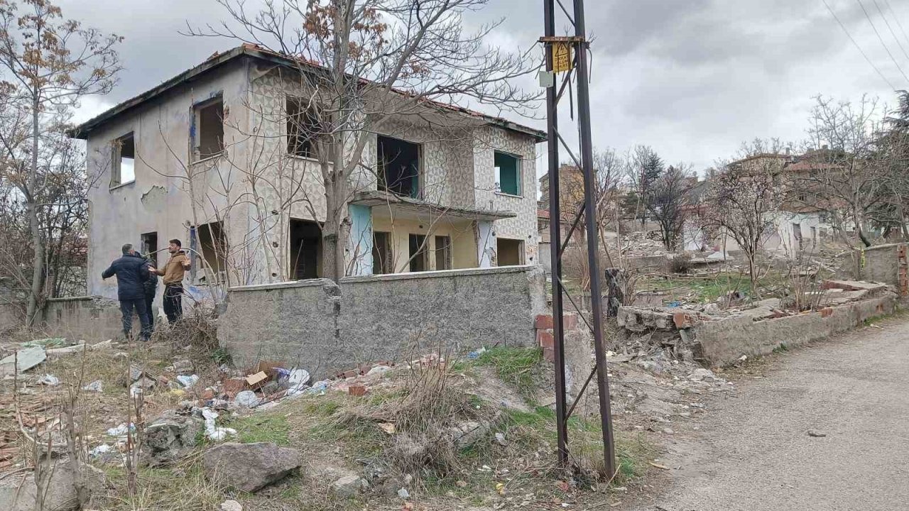 Başkent'te ölü bulunan kız çocuğunun babasından, cinayet iddiası
