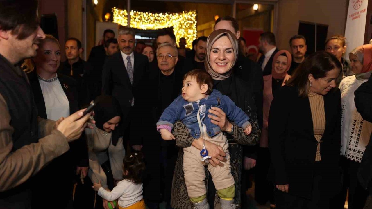 Bakan Göktaş, şehit aileleri ve gazilerle iftar programında bir araya geldi