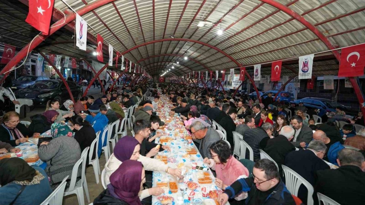 Manisa Büyükşehir’in Ramazan sofraları 146 bin 800 kişiye ulaştı