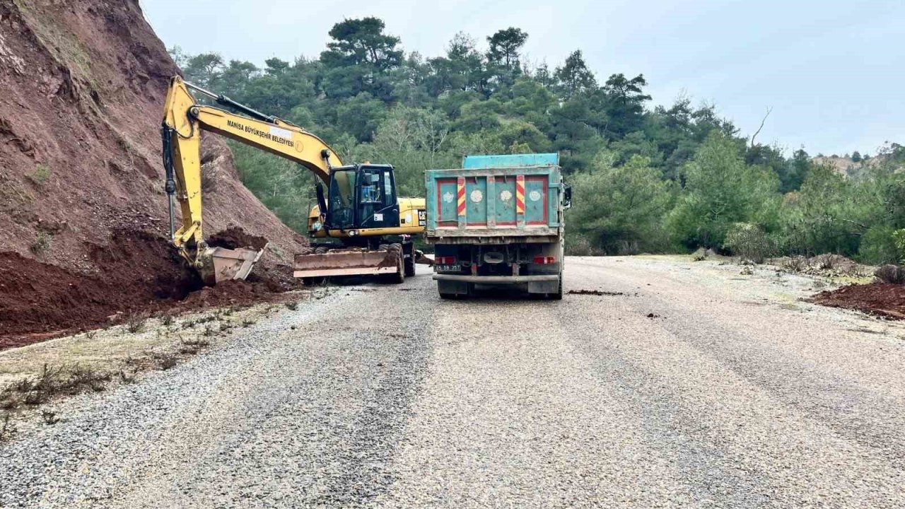 Manisa’da yol çalışmaları hız kesmeden sürüyor