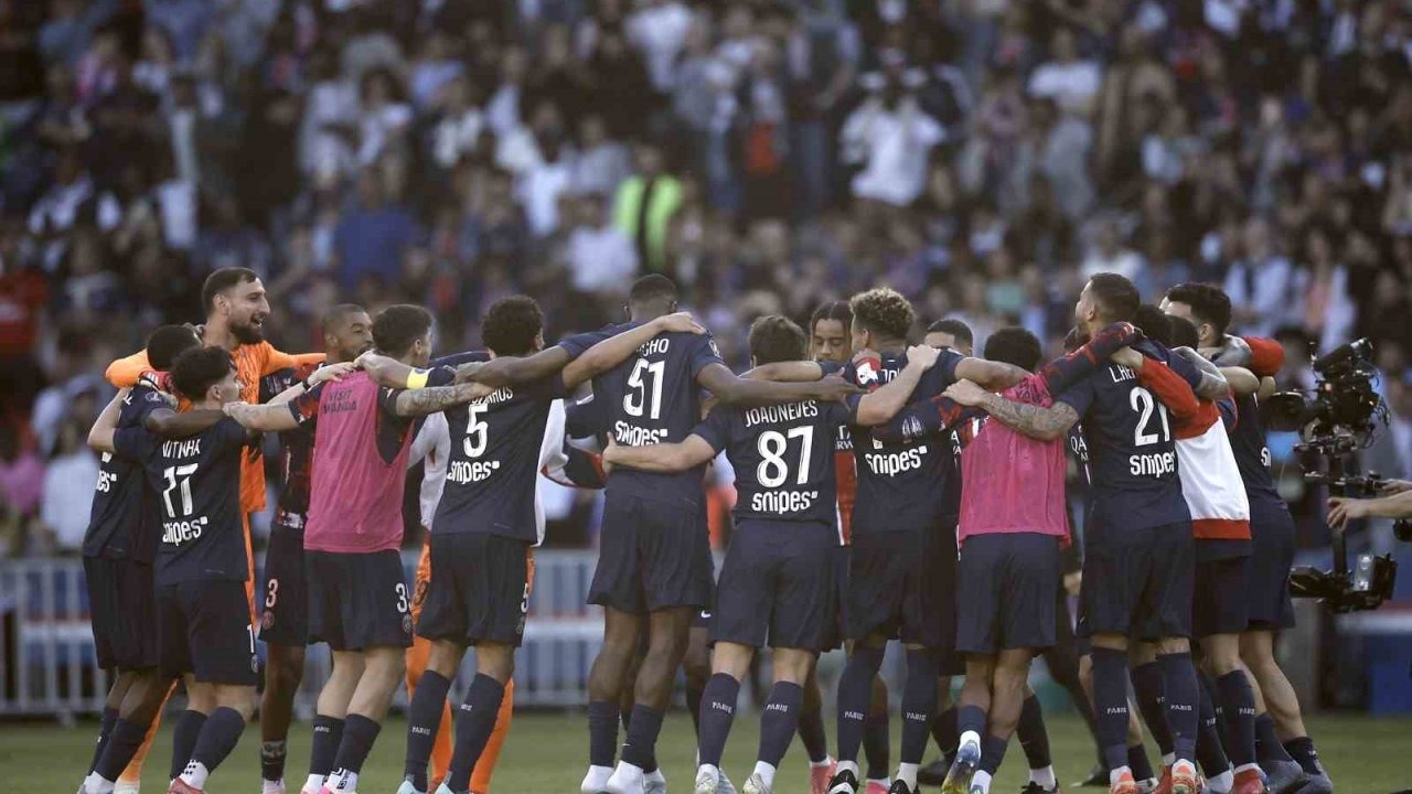 Ligue 1’de Paris Saint-Germain, 6 hafta kala şampiyonluğunu ilan etti