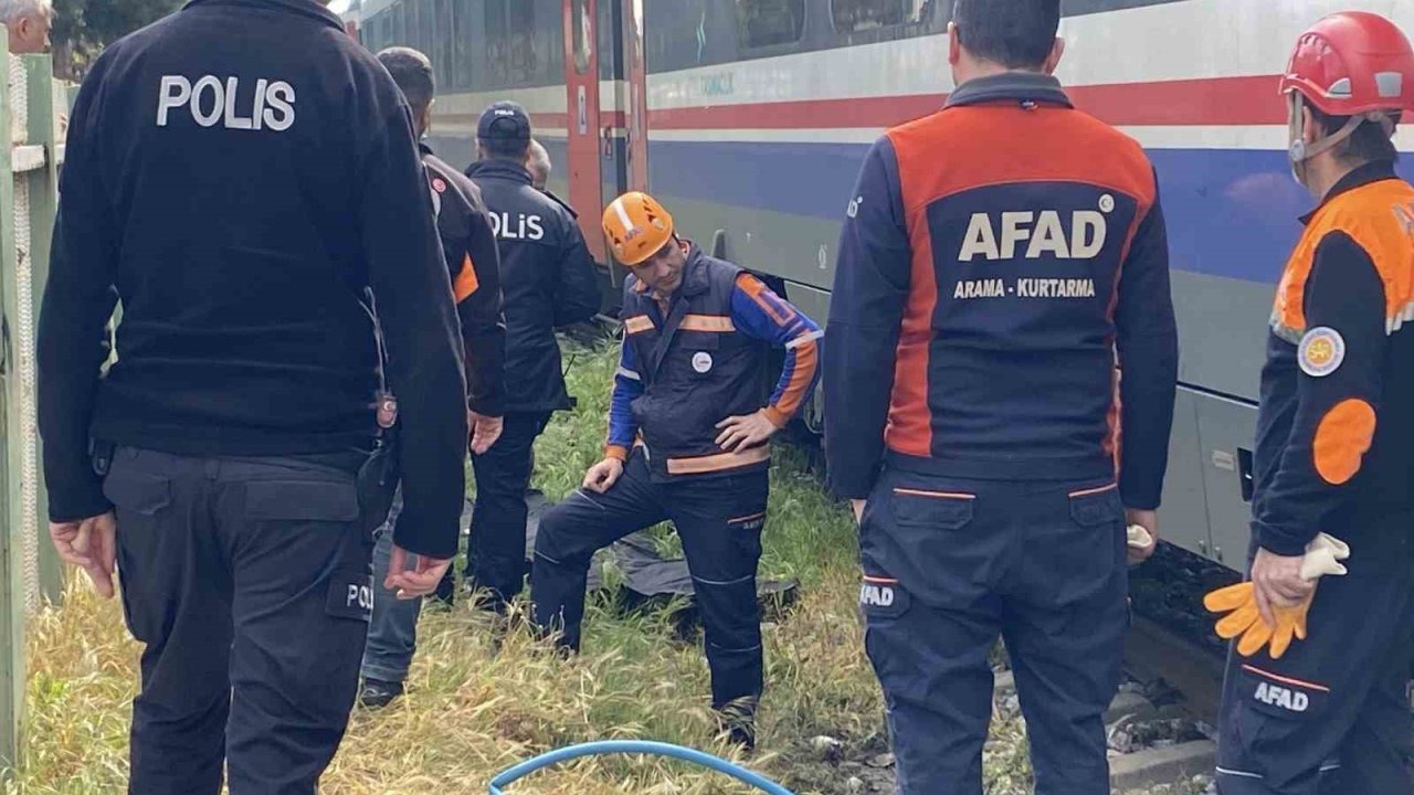 Ege'de tren yayaya çarptı: 1 ölü!