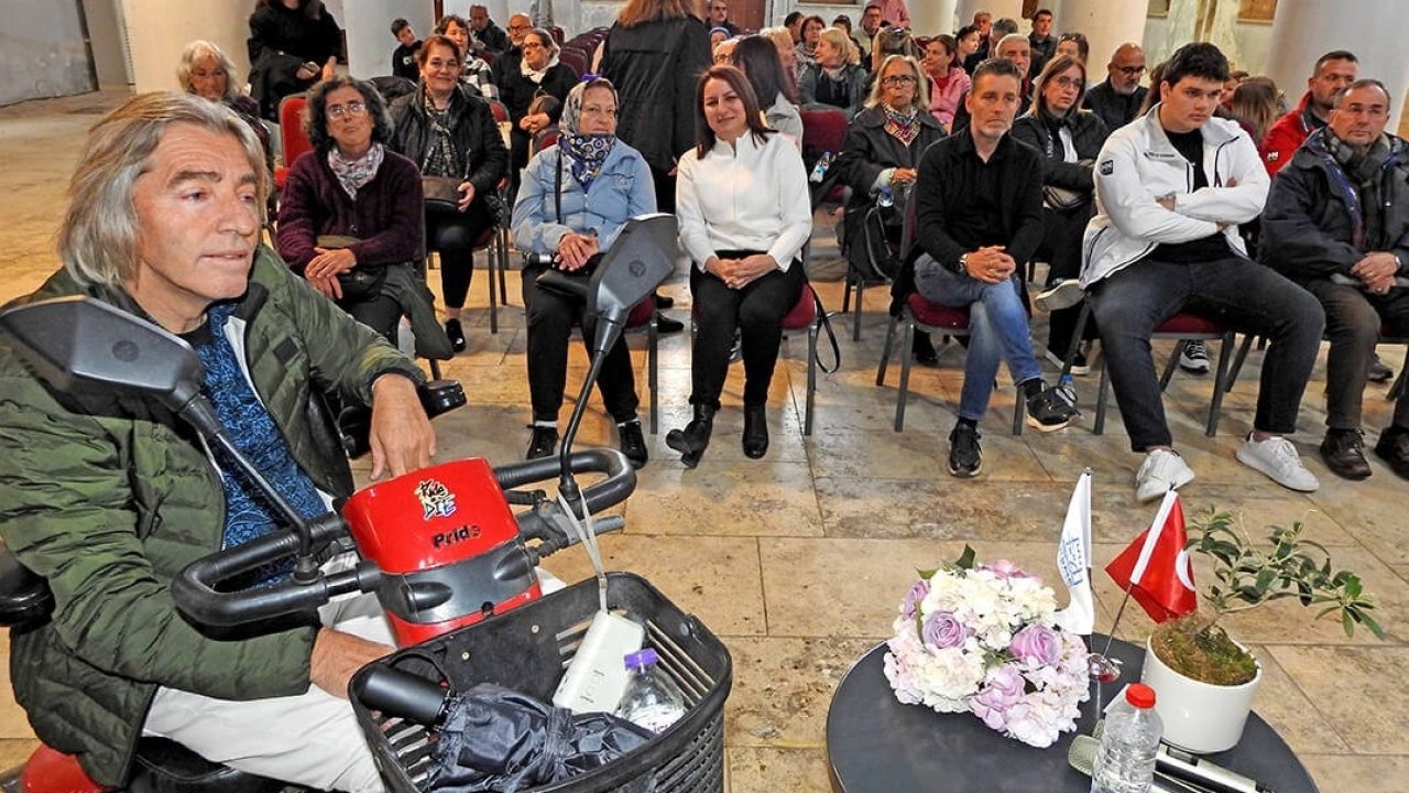 Engelleri şiirle aştı: Ali Ayhan’ın duygu yüklü video sunumu izleyenleri mest etti
