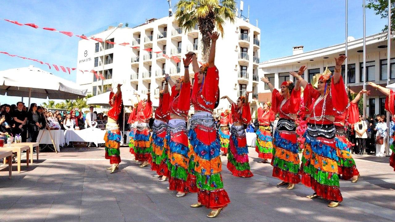Çeşme’de Turizm Haftası coşkuyla başladı