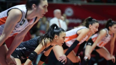 Eczacıbaşı Dynavit, ligi üçüncü sırada tamamladı