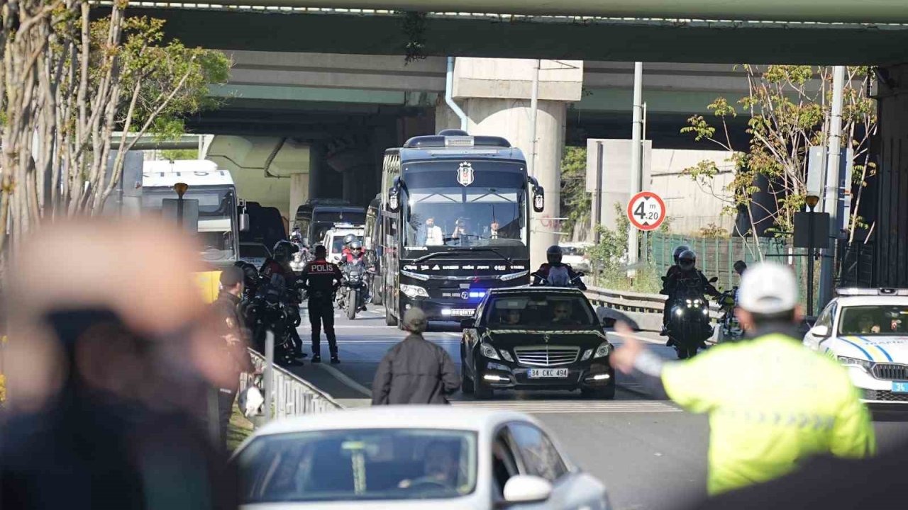 Beşiktaş, derbi için Ülker Stadyumu’na geldi