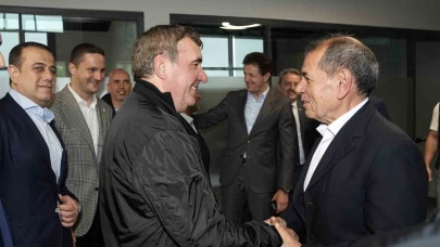 UEFA Kupası zaferinin efsaneleri Kemerburgaz Metin Oktay Tesisleri’nde buluştu