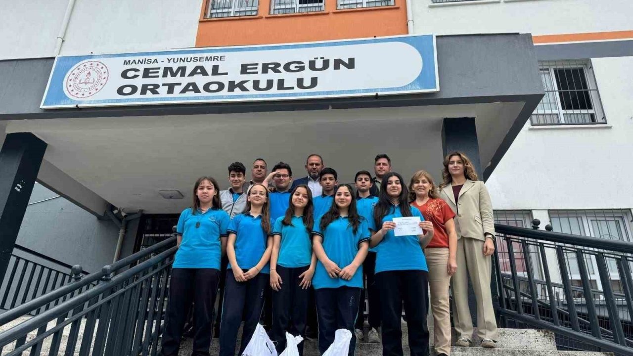 Yunusemre’de okullar arası pil yarışması sona erdi