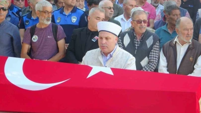 Kalp krizi sonucu hayatını kaybeden polis memuru son yolculuğuna uğurlandı