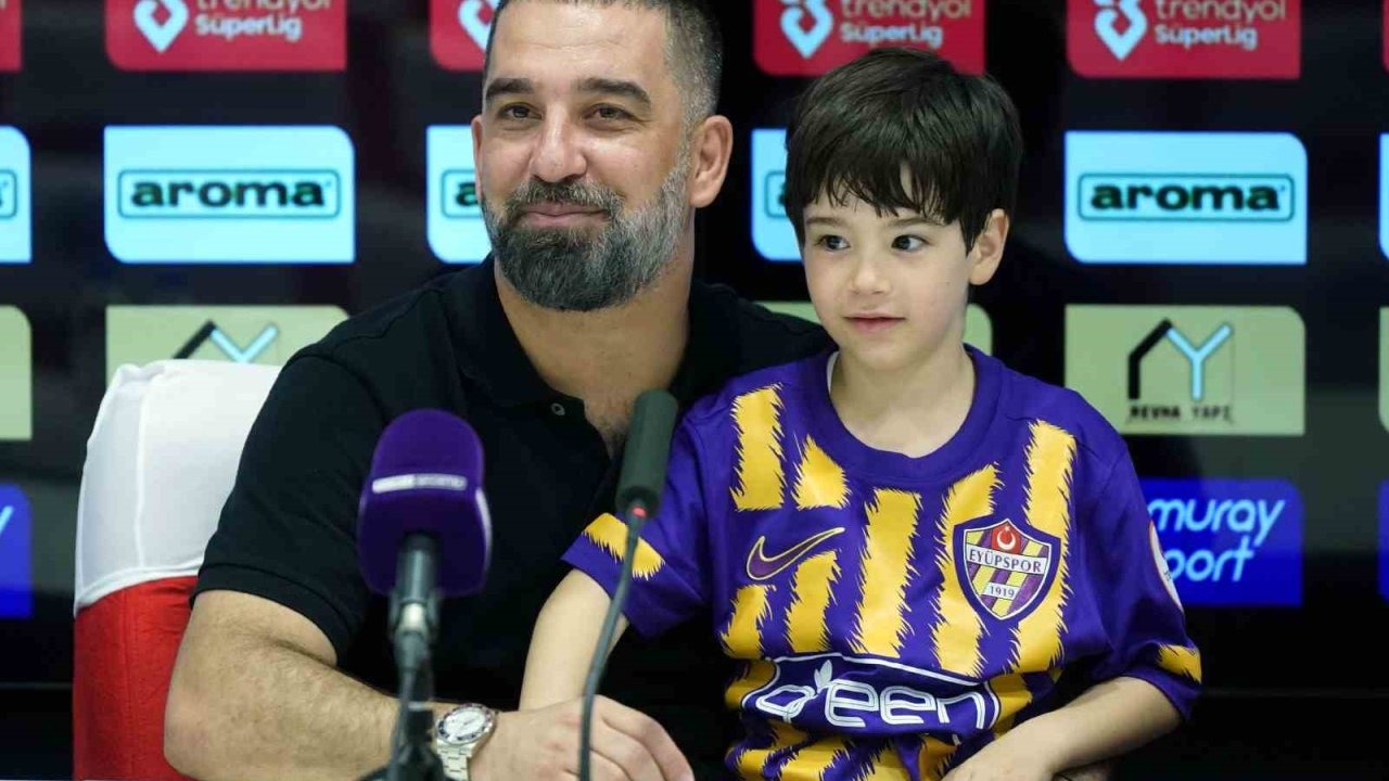 Arda Turan: "Önümüzde yurt dışından 4 teklif var"
