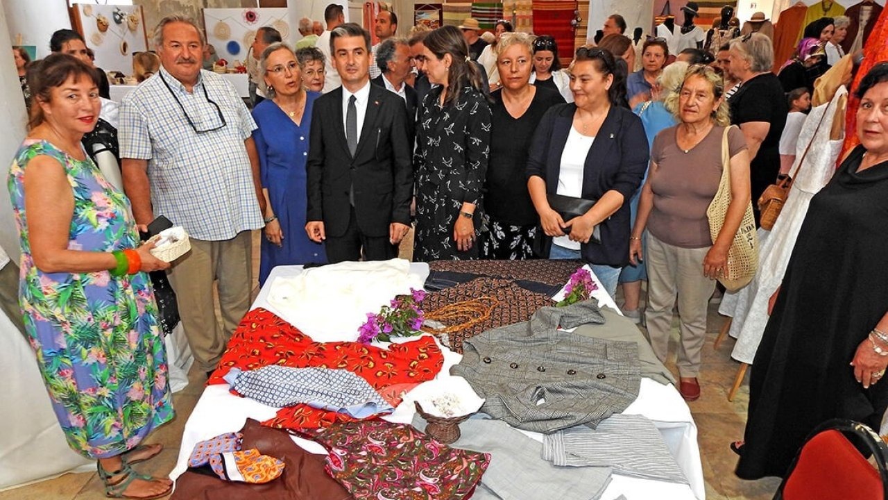 Çeşme Halk Eğitim Merkezi’nden yıl sonu sergisi