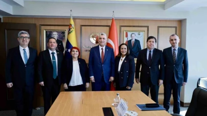 Ticaret Bakanı Bolat, Venezuela Ticaret Bakanı Calderon ve Turizm Bakanı Hernndez ile bir araya geldi