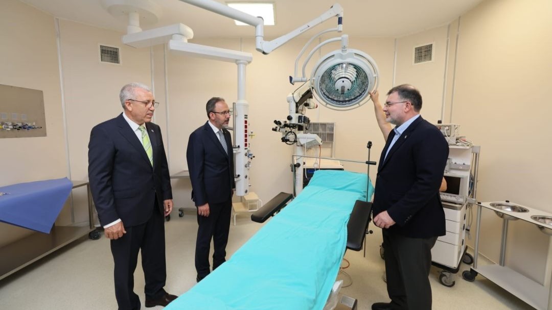 Dr. Mehmet Kasapoğlu, Ege Üniversitesinde incelemelerde bulundu