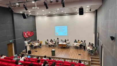 Manisa'da ilkokul ve ortaokullar arası bilgi yarışmalarında büyük heyecan
