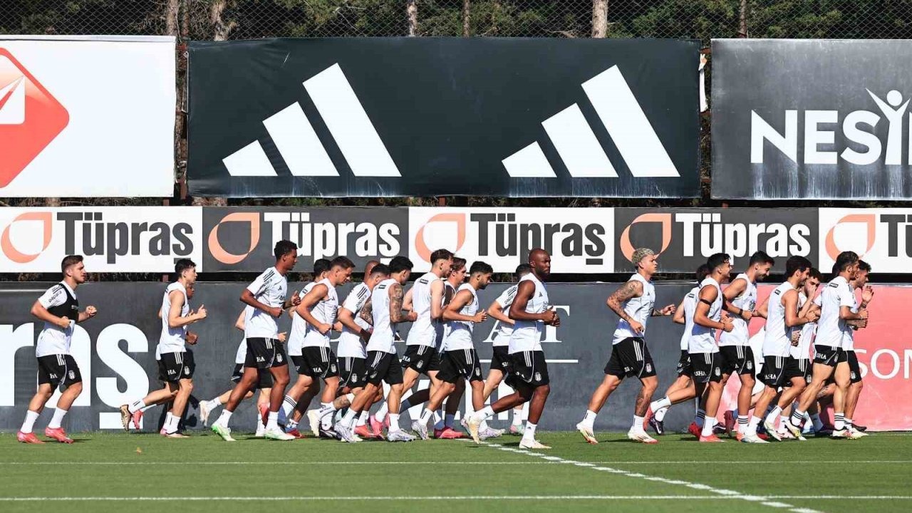 Beşiktaş, yeni sezon hazırlıklarını sürdürüyor