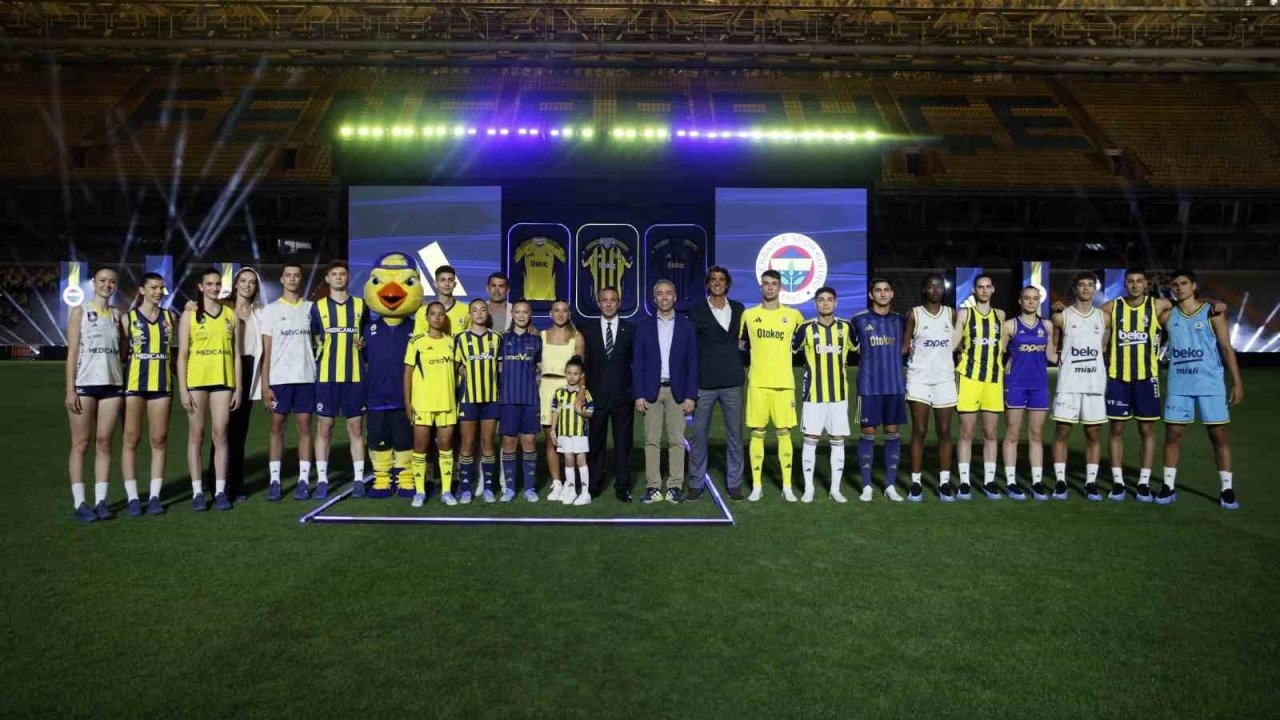 Fenerbahçe’nin 2025-2026 sezonu formalarının lansmanı yapıldı