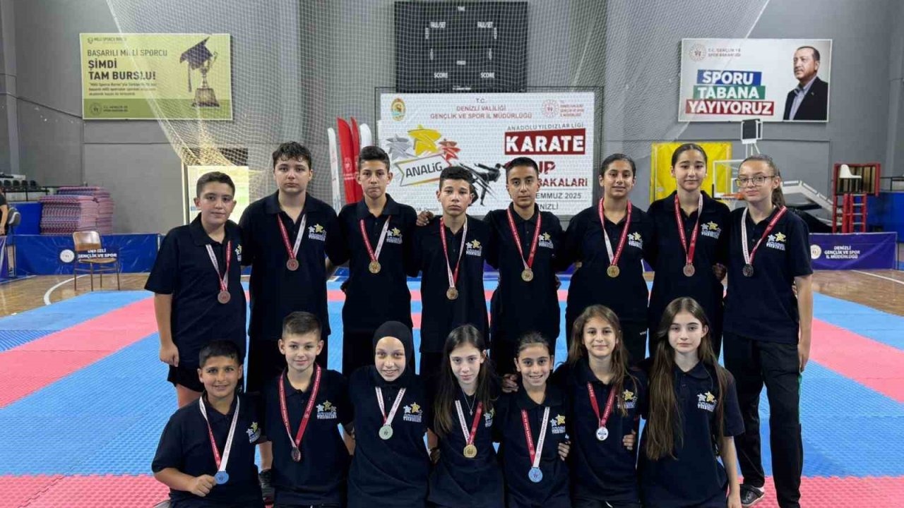 Manisalı kız ve erkek karateciler Analig Bölge şampiyonu oldu