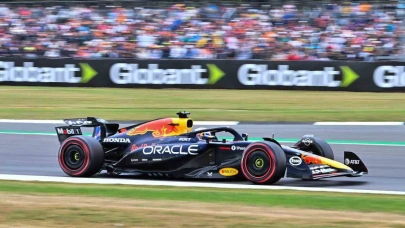 Büyük Britanya GP’sinde Max Verstappen yarışa ilk sırada başlayacak.