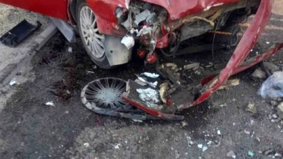 Başkent'te felaket kaza: Otomobil işçi servisine arkadan çarptı: 1 ölü, 12 yaralı!