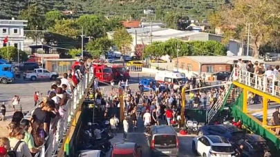 Yangın çıkan feribot Marmara Adası’na yanaştı