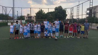 Manisa'da Kur’an Kursu öğrencileri halı sahada buluştu