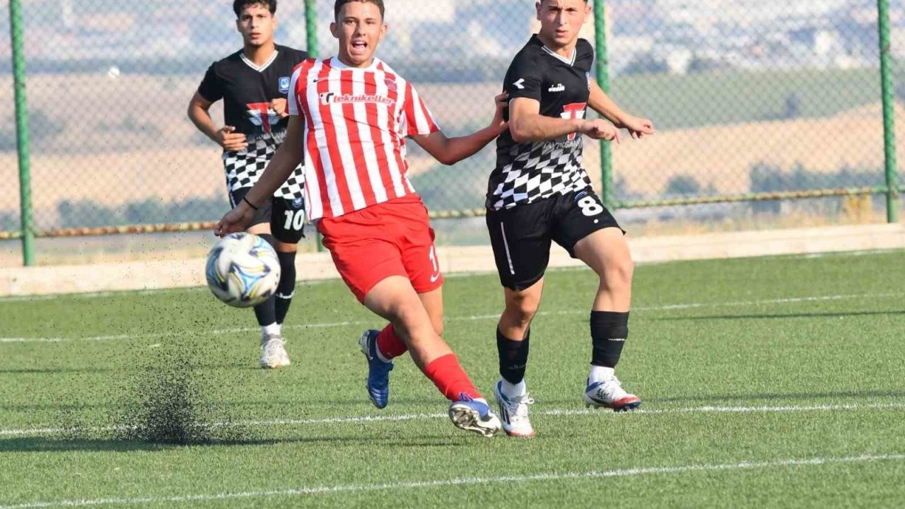 Yunusemreli U17’ler Türkiye Şampiyonasında ilk 4’e kaldı