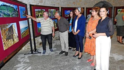 Çeşme’nin tarihi yapıları resim ve fotoğraf karelerinde hayat buldu