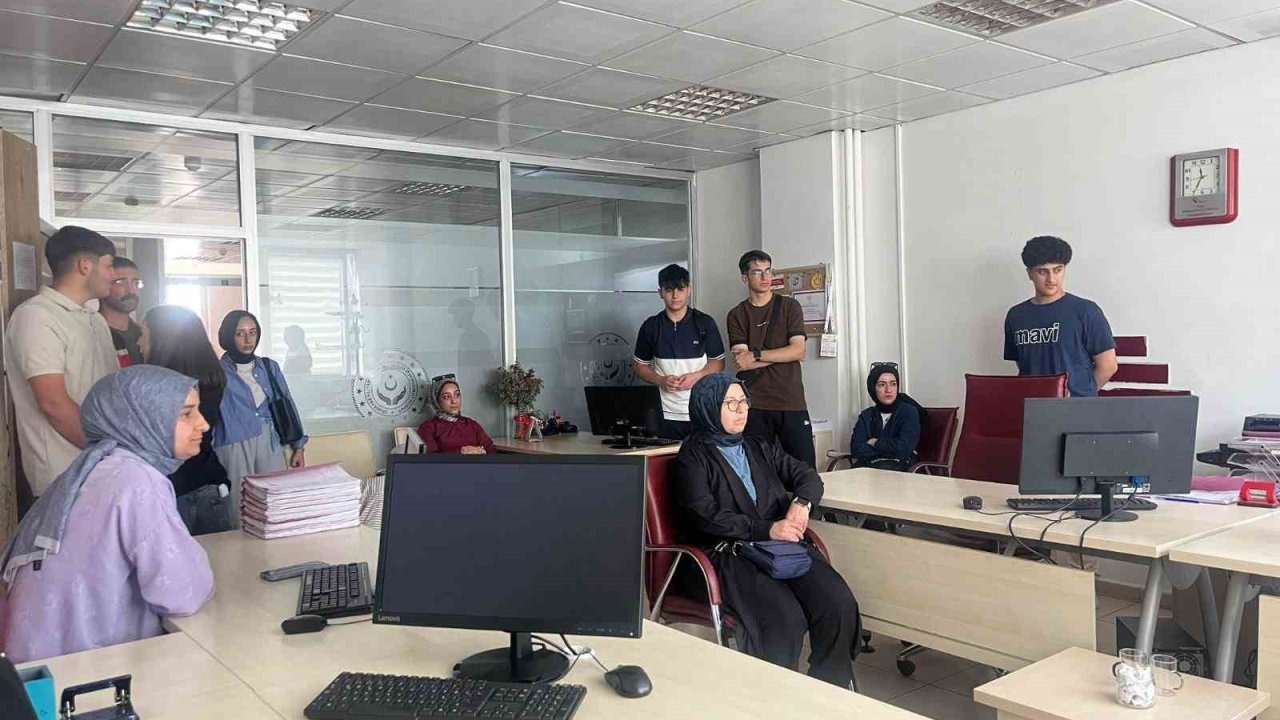 81 ilde öğrencilerden Sosyal Hizmet Merkezlerine ziyaret