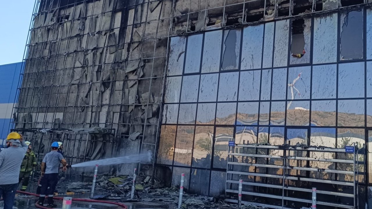 Aliağa’da fabrikada korkutan yangın