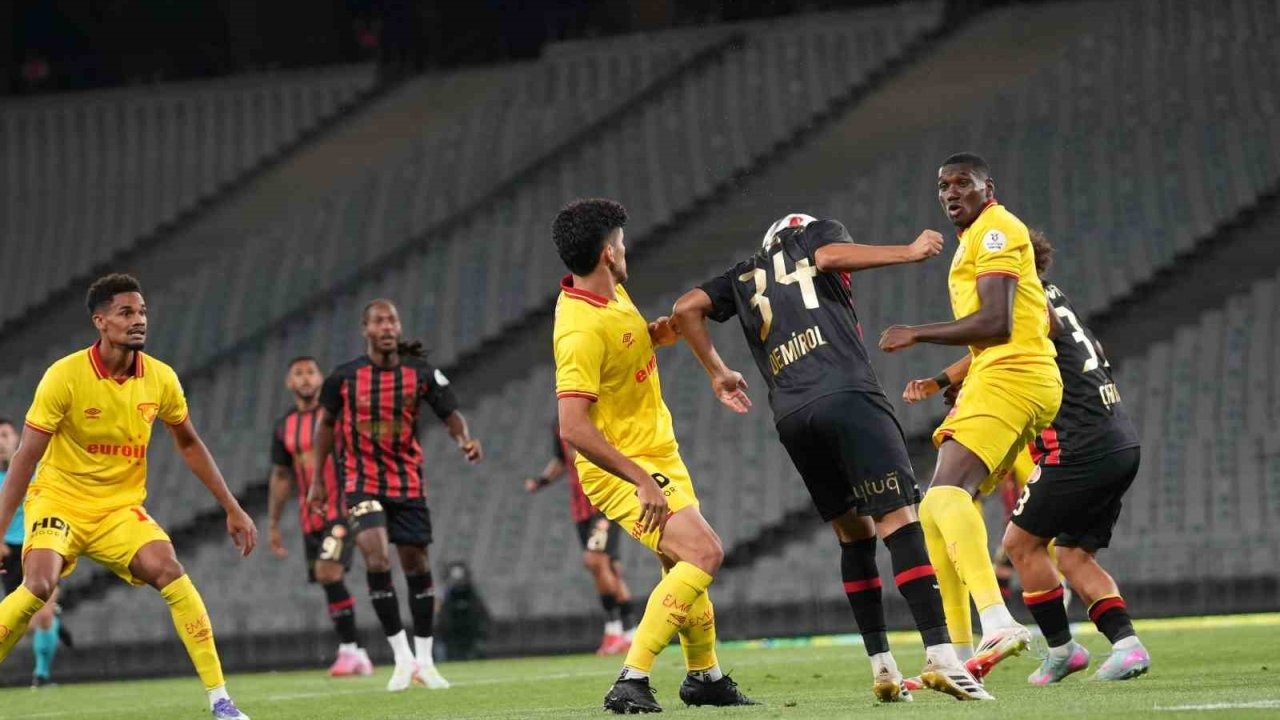 Trendyol Süper Lig: Fatih Karagümrük: 0 - Göztepe: 2 (Maç sonucu)