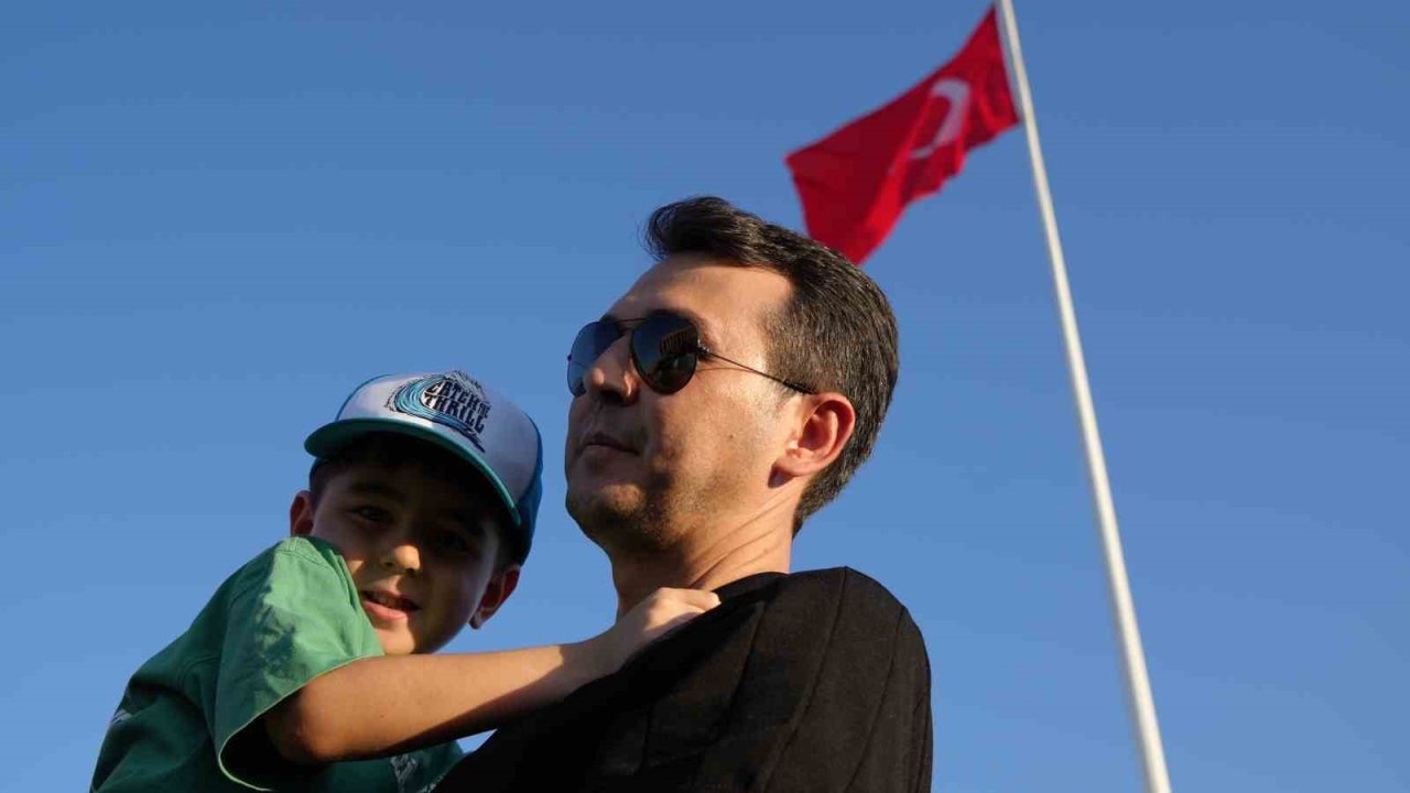 SOLOTÜRK’ten Anıtkabir’de gösteri uçuşu